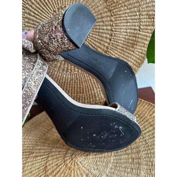 Old Navy women’s size 9 gold glitter, heeled sandals - Picture 7 of 9